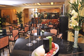 Bar (in der Unterkunft)