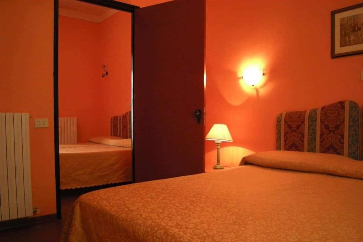 Tweepersoonskamer | Een bureau, extra bedden, gratis wifi, beddengoed