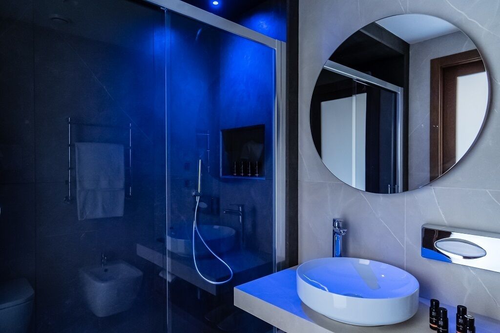 jetted bath, free toiletries, hair dryer, bidet