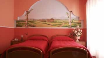 Standard Room, 1 Double Bed | Minibar, desk, free WiFi, bed sheets