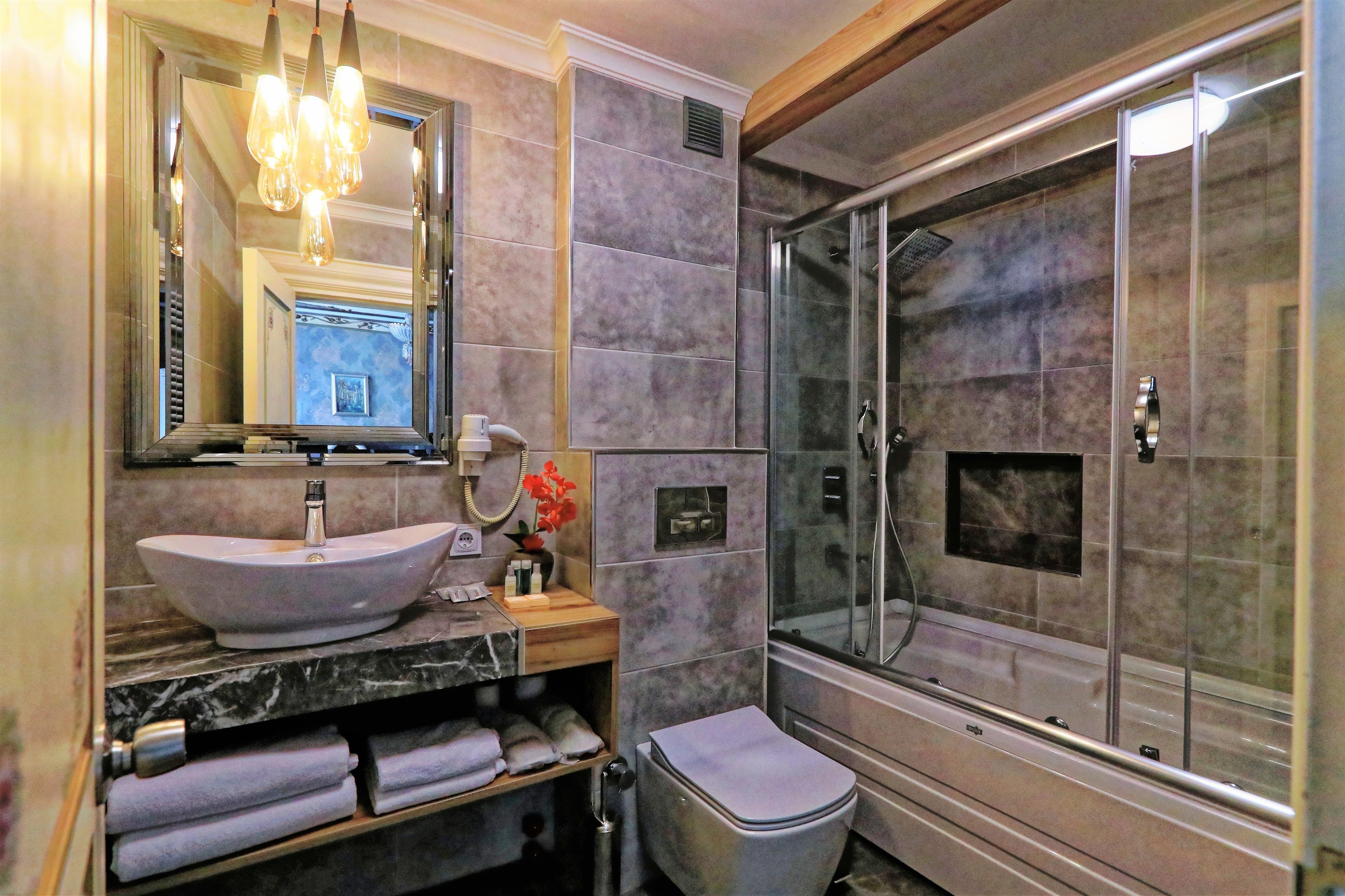 suite | bathroom | separate bathtub and shower, jetted bath, hydromassage showerhead