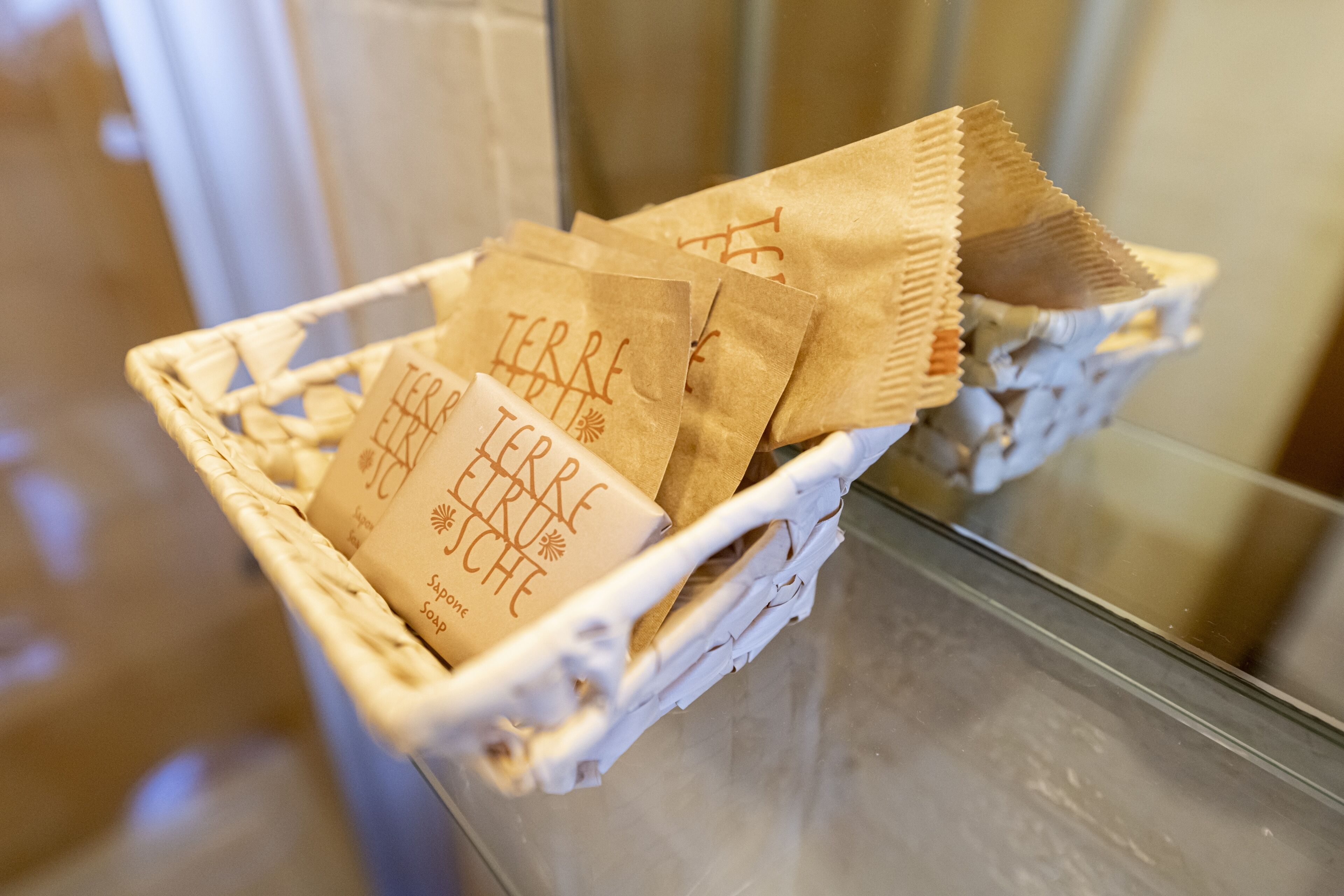 standard double room | bathroom | shower, free toiletries, hair dryer, bidet