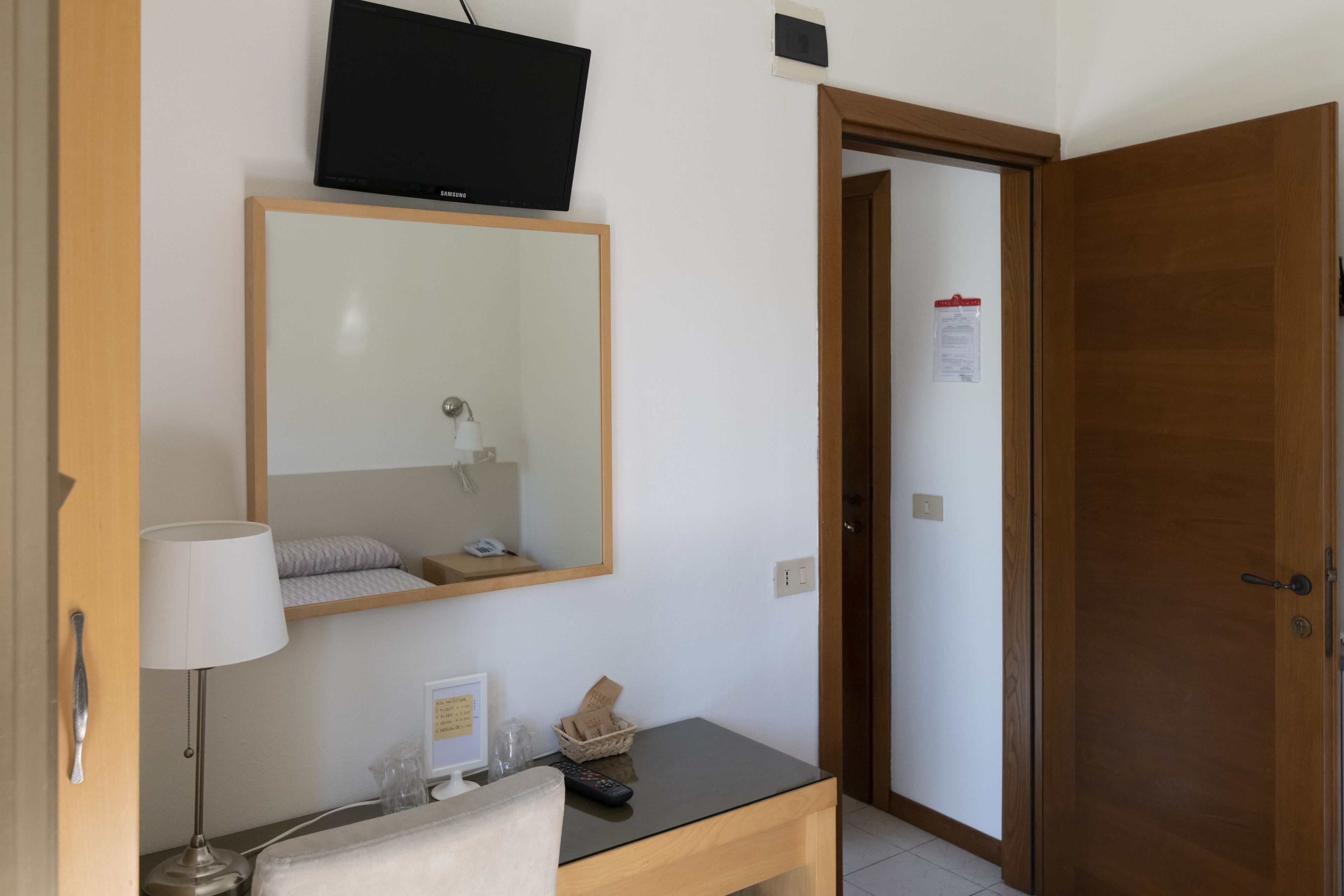 standard quadruple room | minibar, in-room safe, desk, free wifi