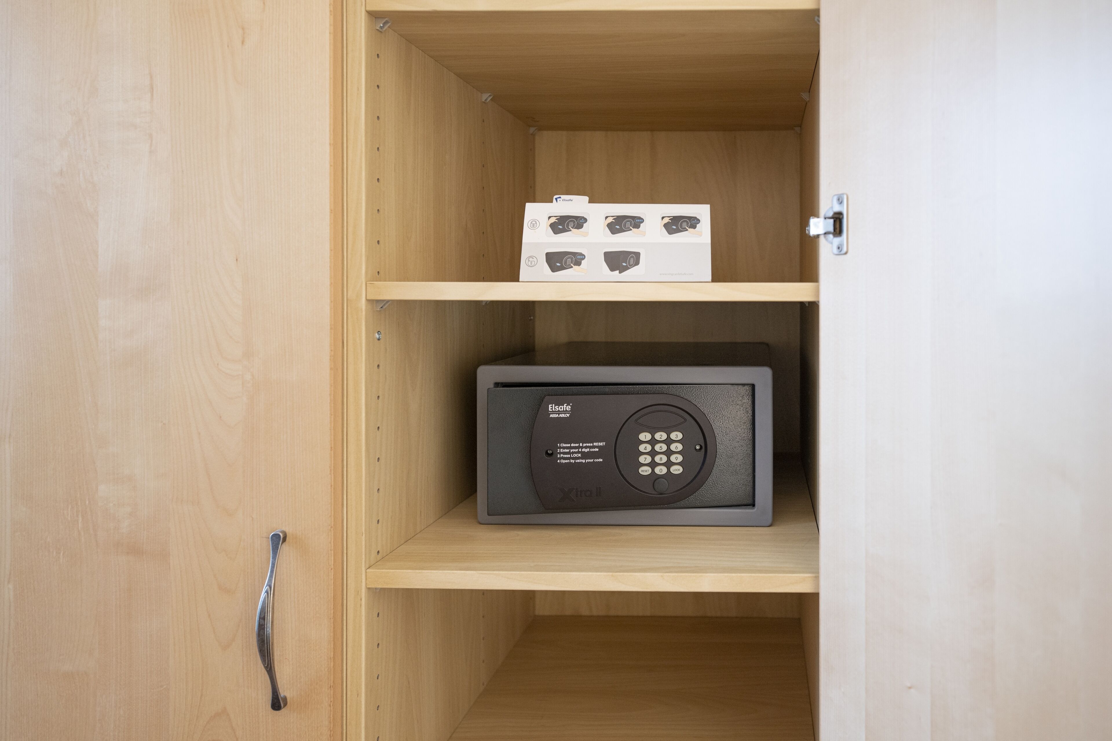 superior double room | minibar, in-room safe, desk, free wifi