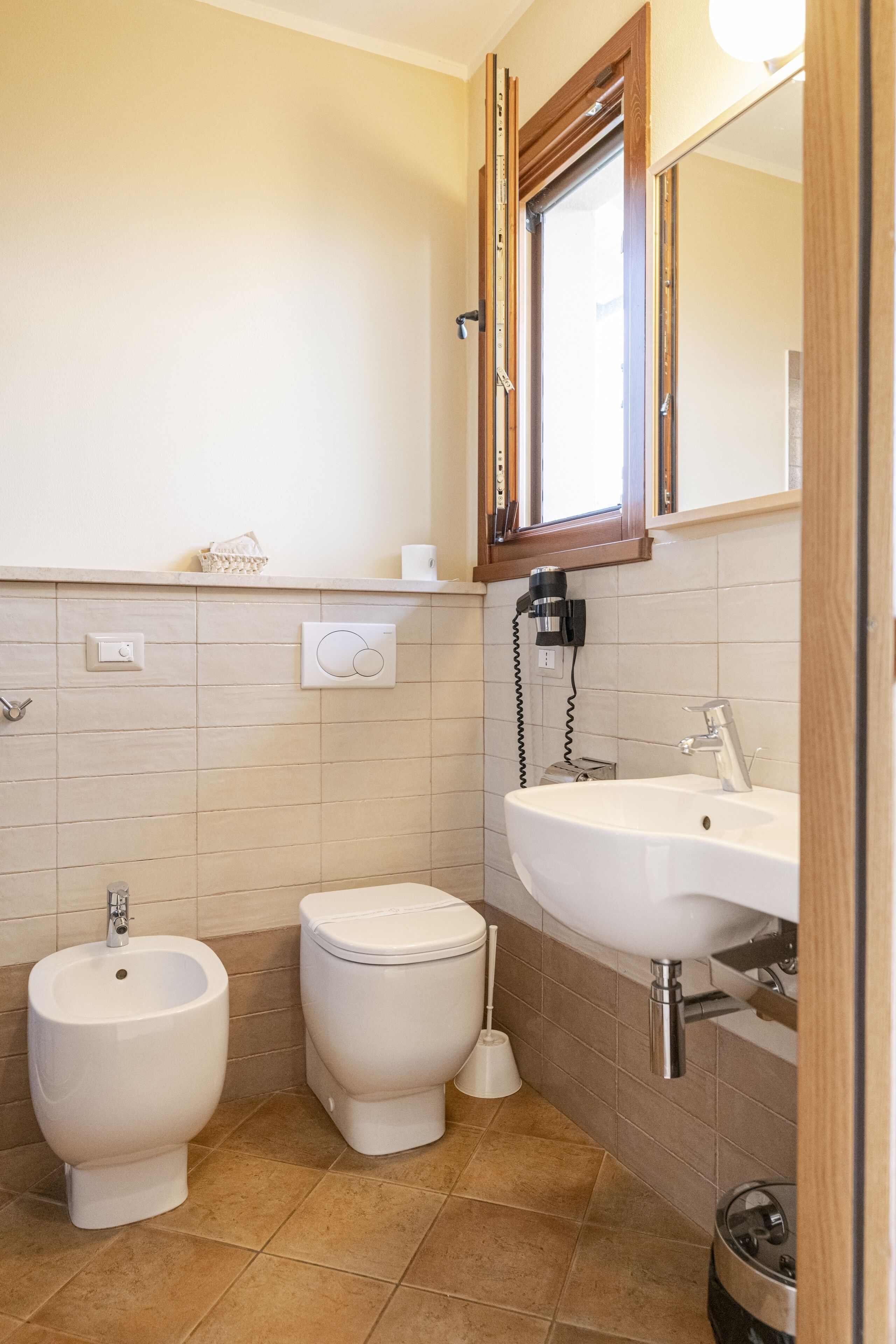 superior double room | bathroom | shower, free toiletries, hair dryer, bidet
