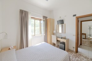 Minibar, caja de seguridad en la habitación, escritorio y wifi gratis 