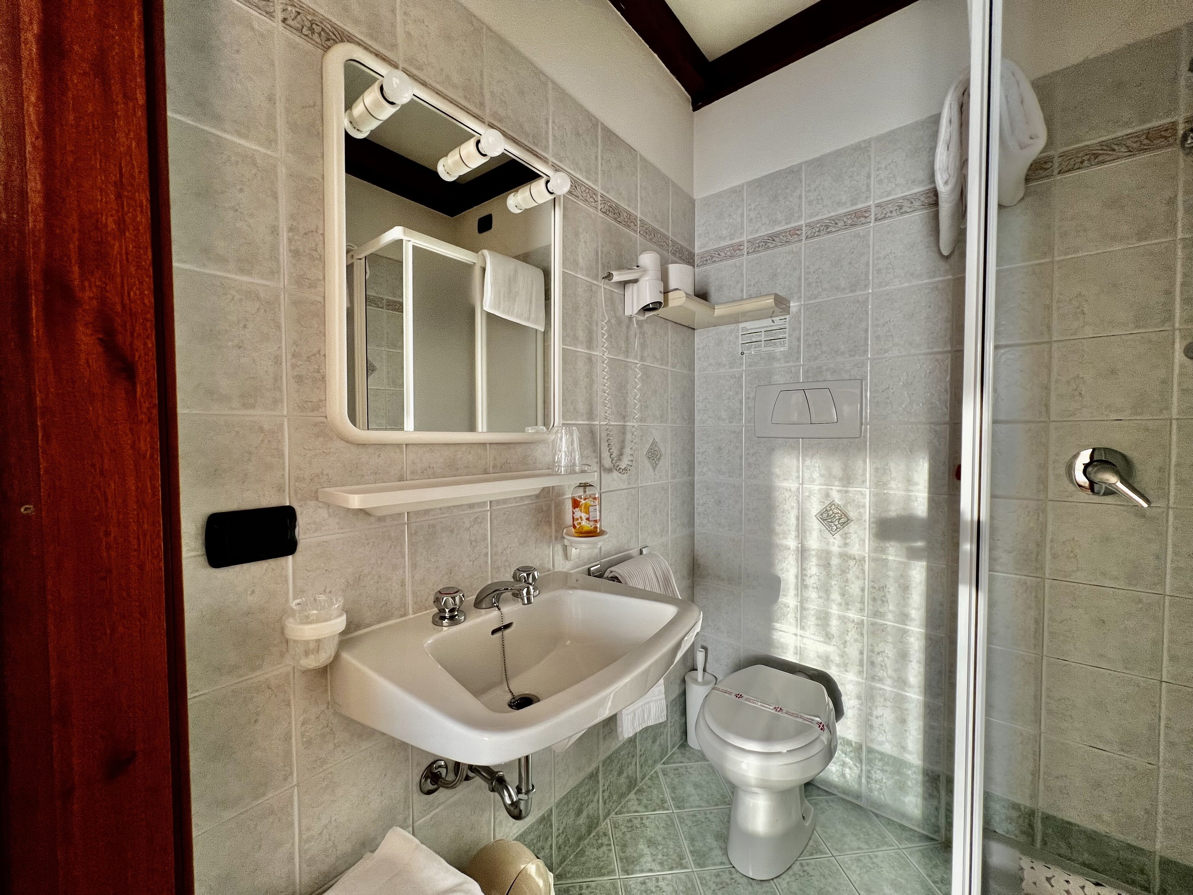 double or twin room | bathroom | combined shower/bathtub, rainfall showerhead, hair dryer, bidet