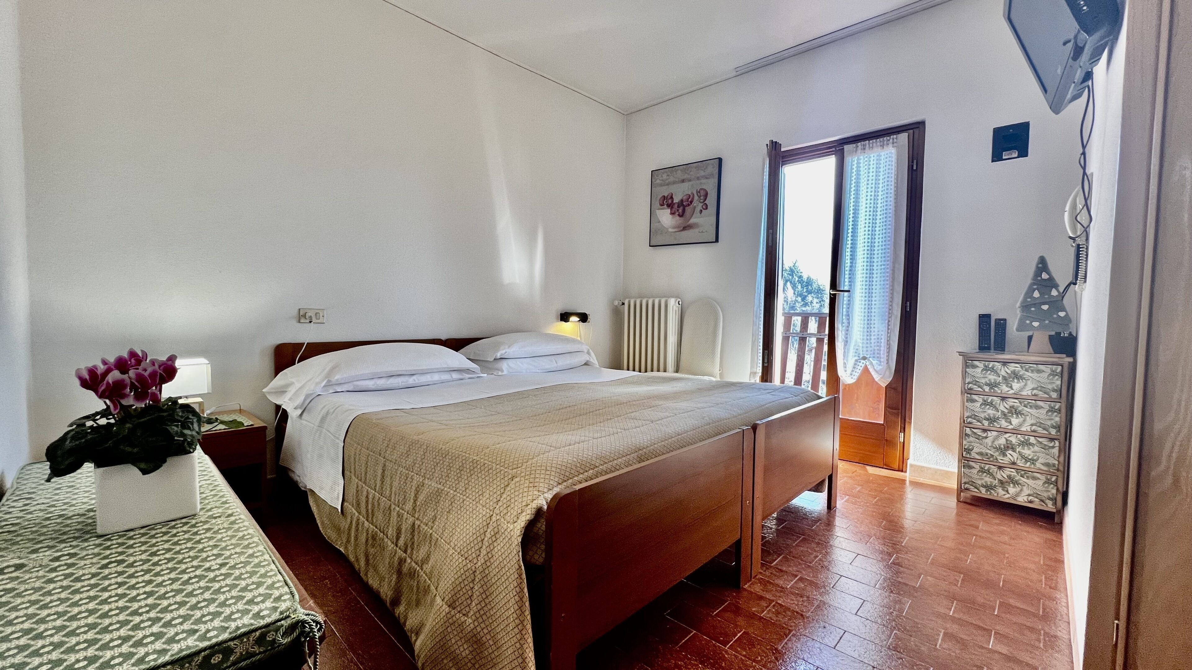 double or twin room | hypo-allergenic bedding, in-room safe, individually furnished, desk