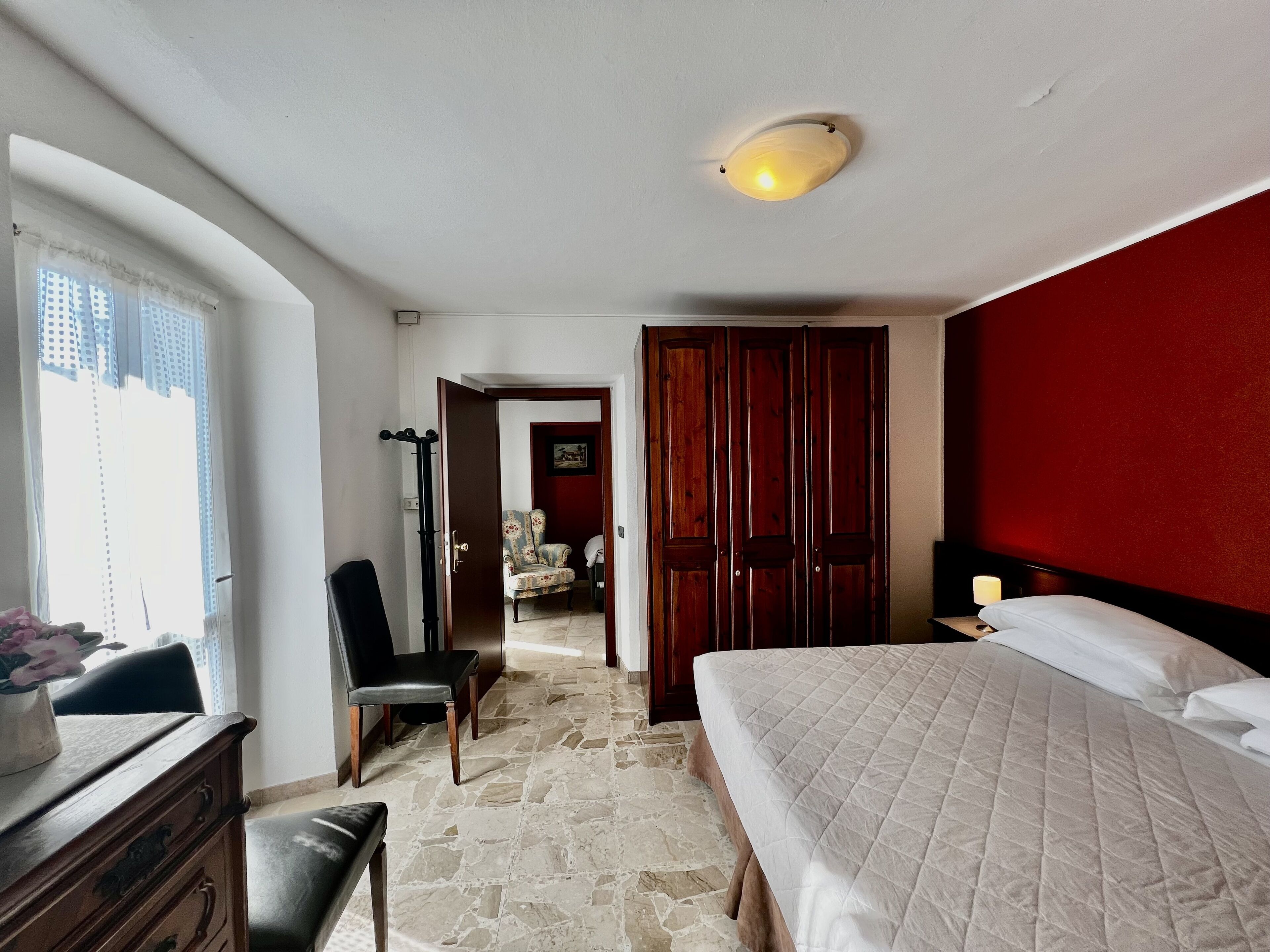 hypo-allergenic bedding, in-room safe, individually furnished, desk