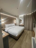 Suite studio Junior | Literie de qualité, lit avec matelas à plateau-coussin