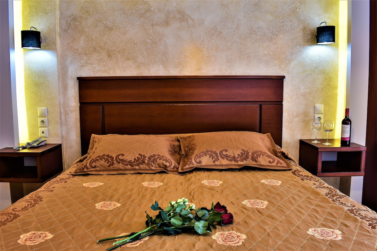 Deluxe-Doppelzimmer, Bergblick | Hochwertige Bettwaren, Tempur-Pedic-Betten, Schreibtisch