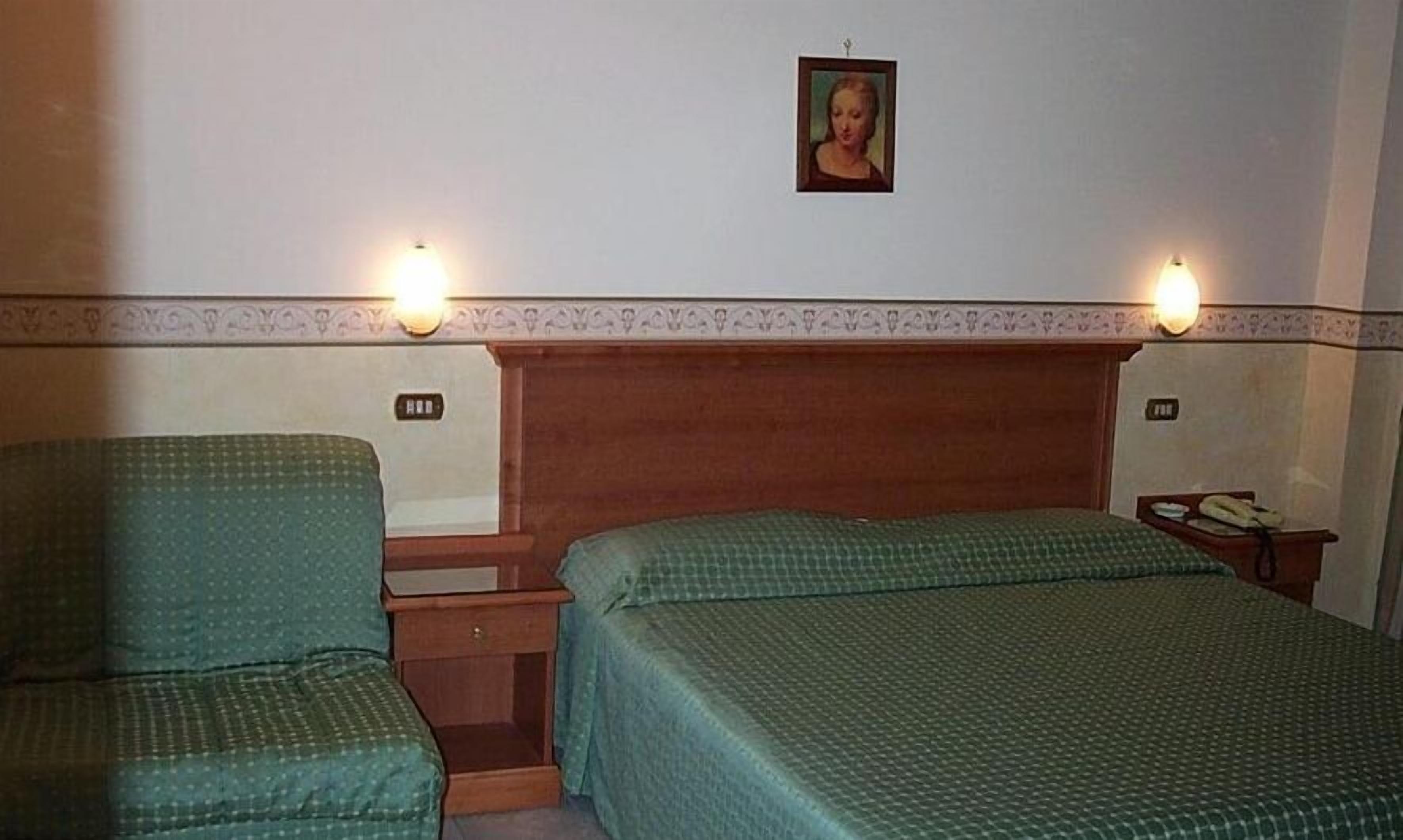 1 bedroom, in-room safe, desk, iron/ironing board