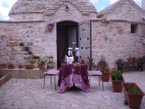 Double Room (Trullo) | Dining - L'Isola Felice (Castellana Grotte)