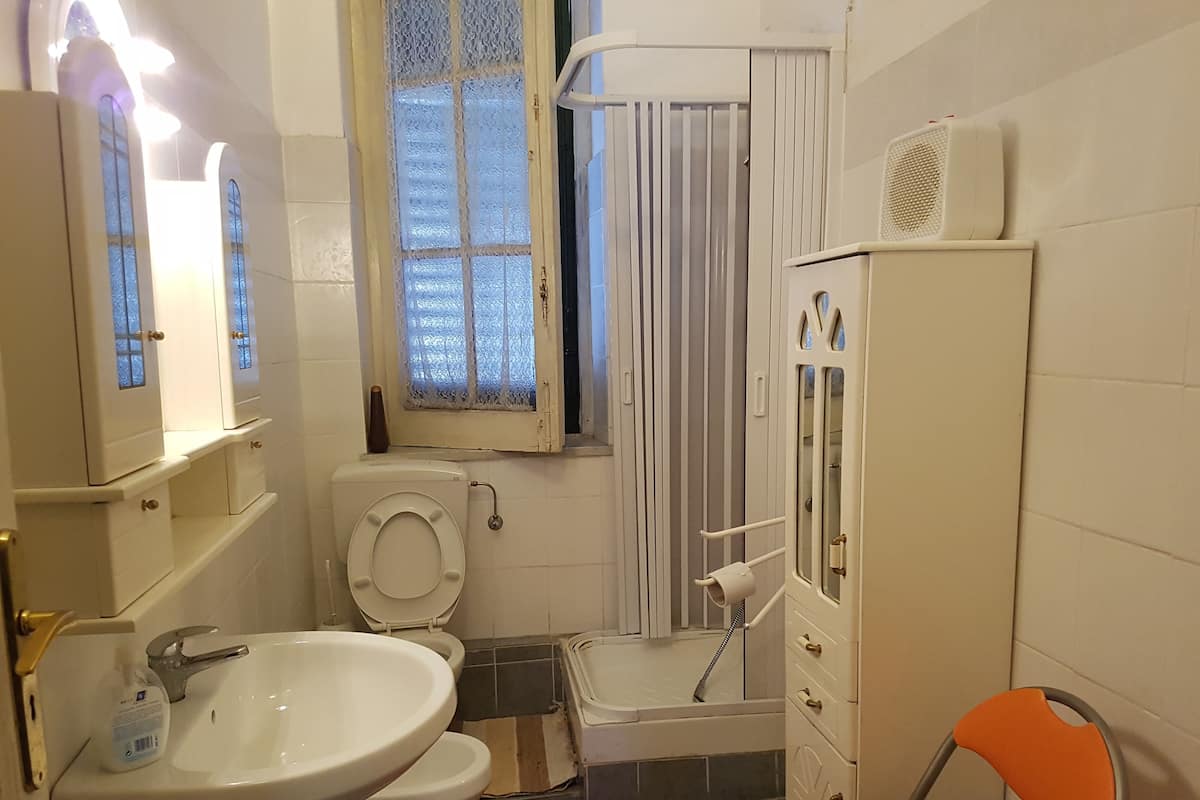 Double Room with External Bathroom ad uso privato | Bathroom