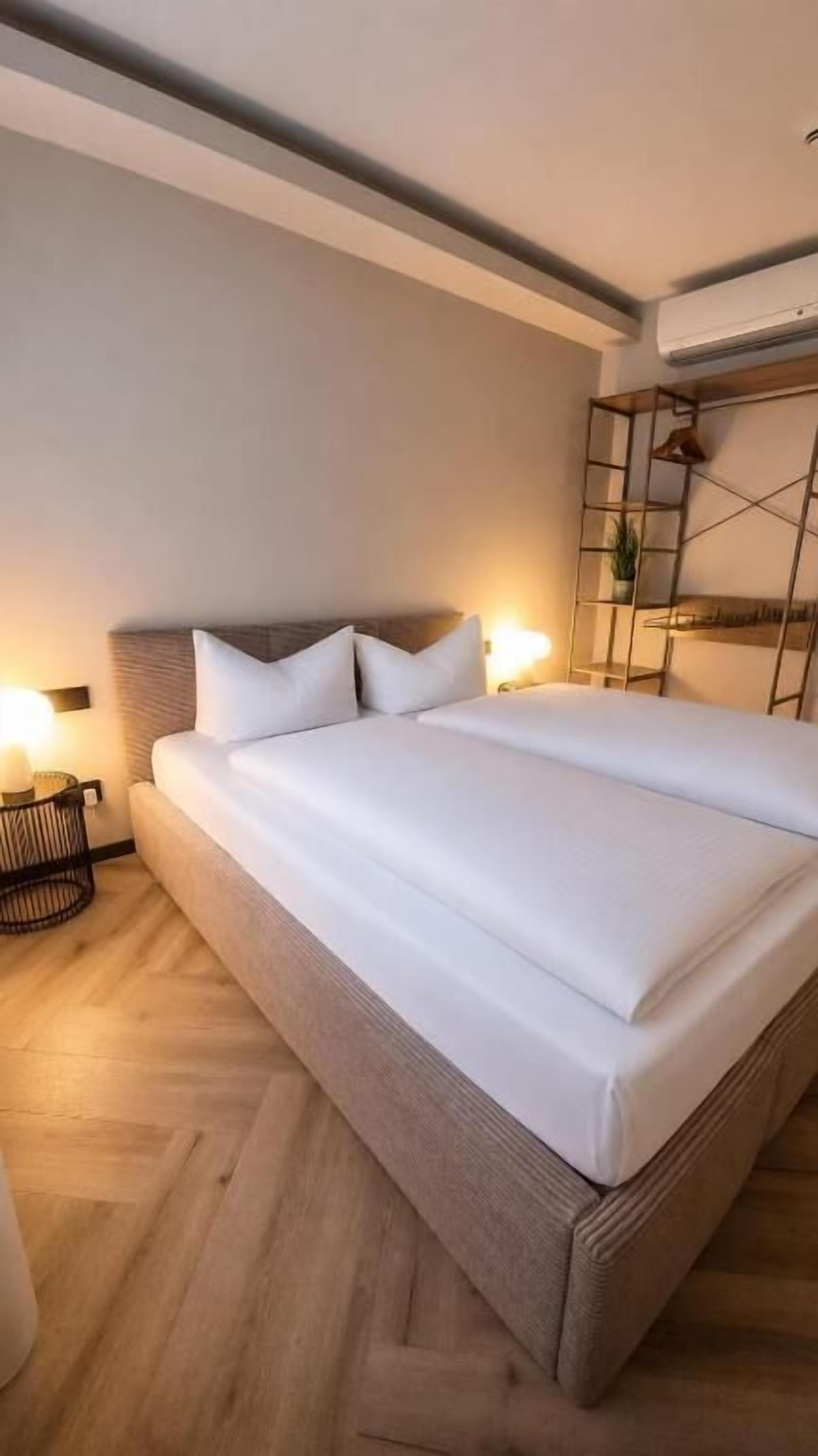 Double Room (Design Invest) | Hypo-allergenic bedding available, in-room safe, desk, blackout drapes