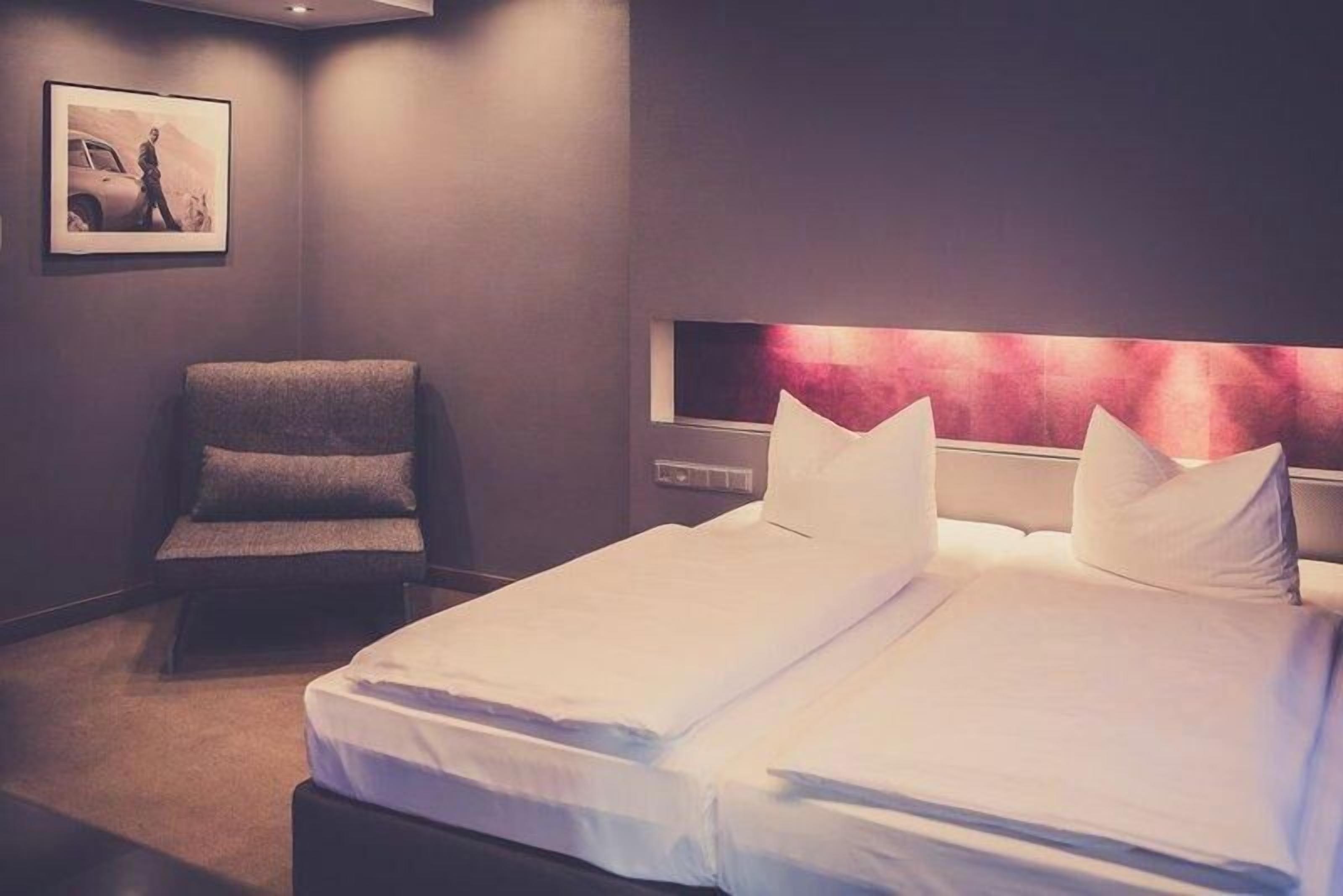 Allergikerbettwaren, Zimmersafe, individuell dekoriert