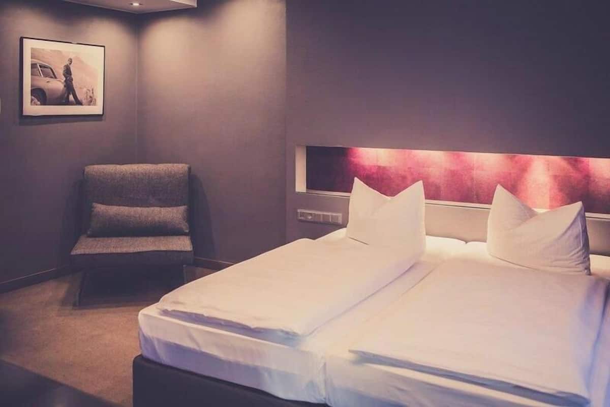 Allergiatestatut vuodevaatteet, tallelokero huoneessa