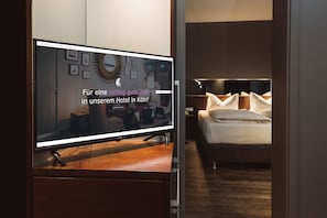 Suite (Extra Large Dome) | Bathroom | Free toiletries, hair dryer, towels - Hotel am Augustinerplatz (Cologne)