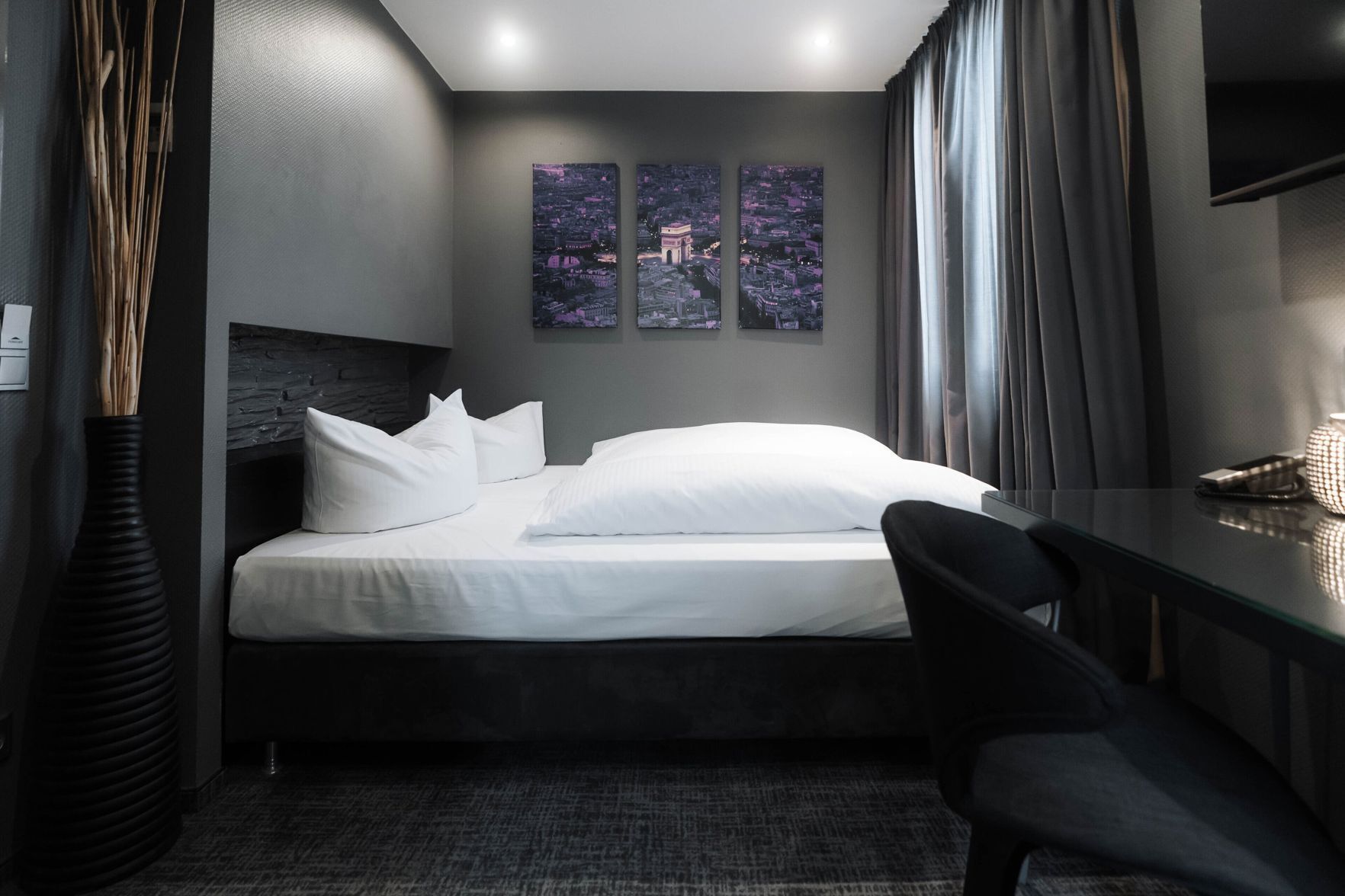 Allergikerbettwaren, Zimmersafe, individuell dekoriert