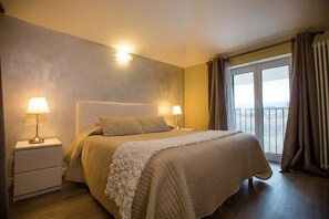 Premium bedding, down comforters, Select Comfort beds, soundproofing - Tenuta della Guardia (Gavi)