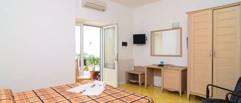 Minibar, coffre-fort, bureau, accĂšs au Wi-Fi (inclus)