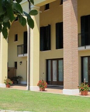 Exterior - Ca' Florian (Zero Branco)