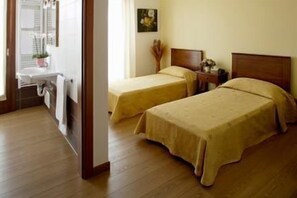 Frette Italian sheets, premium bedding, minibar, desk - Ca' Florian (Zero Branco)