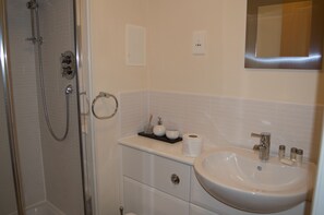 Bathroom - Dreamhouse Apartments Aberdeen (Aberdeen)