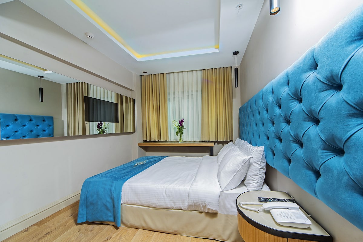 Minibar, in-room safe, soundproofing, free WiFi