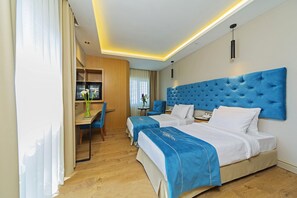 Minibar, in-room safe, soundproofing, free WiFi - History Hotel Istanbul (Istanbul)