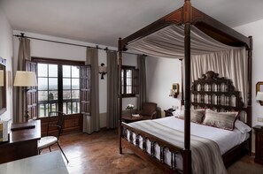 Suite Junior | Minibar, brankas, meja kerja, dan Wi-Fi gratis