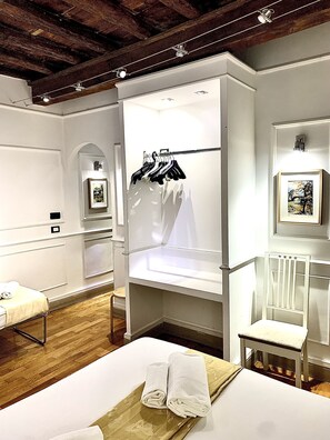 Triple Room - Domus Ester Roma (Rome)