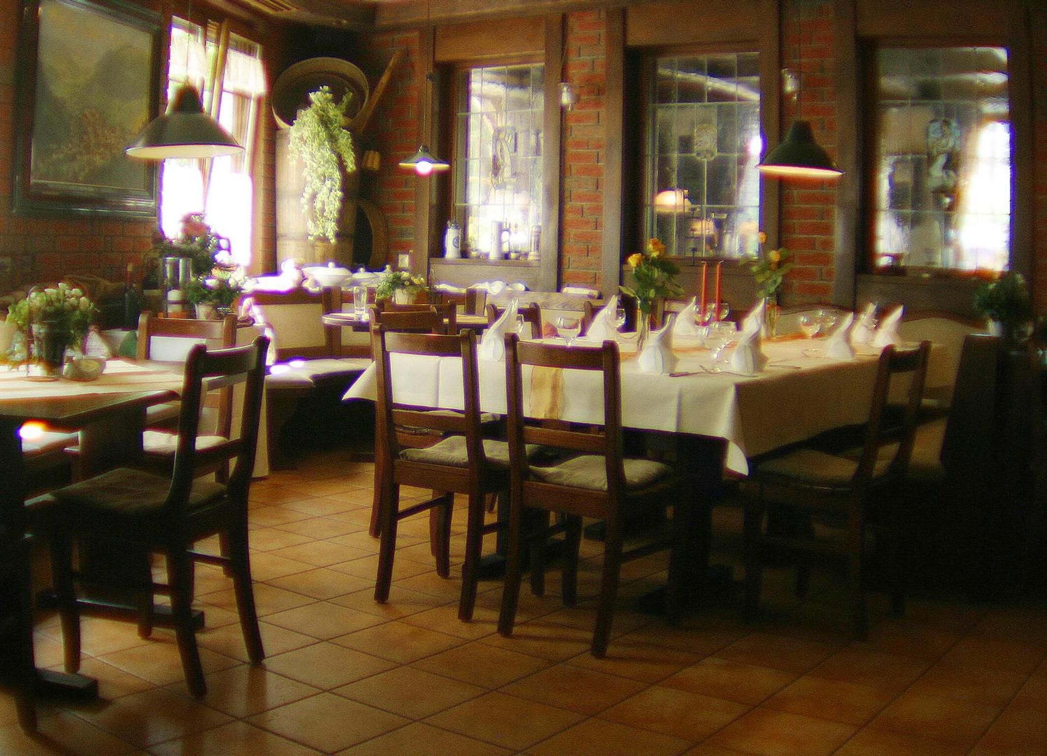 breakfast, lunch and dinner served