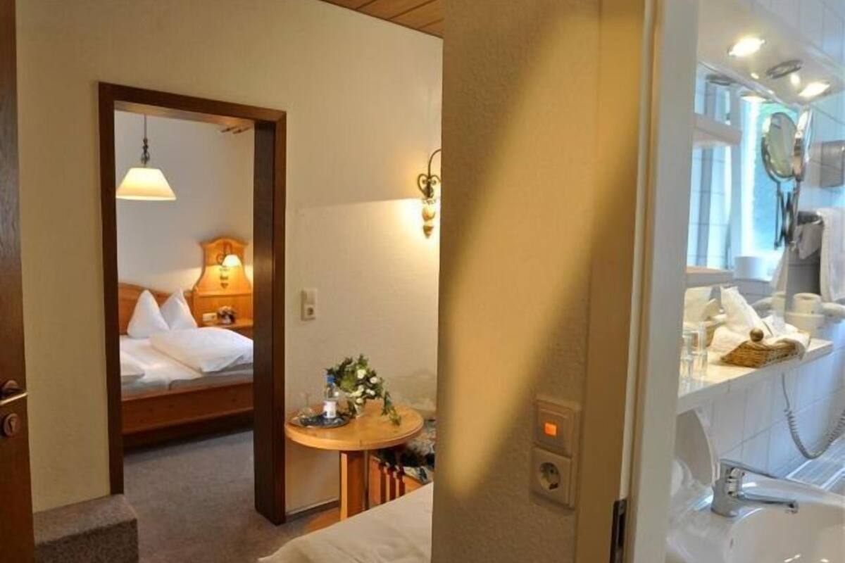 1 bedroom, desk, free cots/infant beds, free wifi