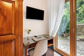 ห้องดับเบิล | เครื่องนอนระดับพรีเมียม, โต๊ะทำงาน, เปล/เตียงเด็กอ่อน, Wi-Fi ฟรี