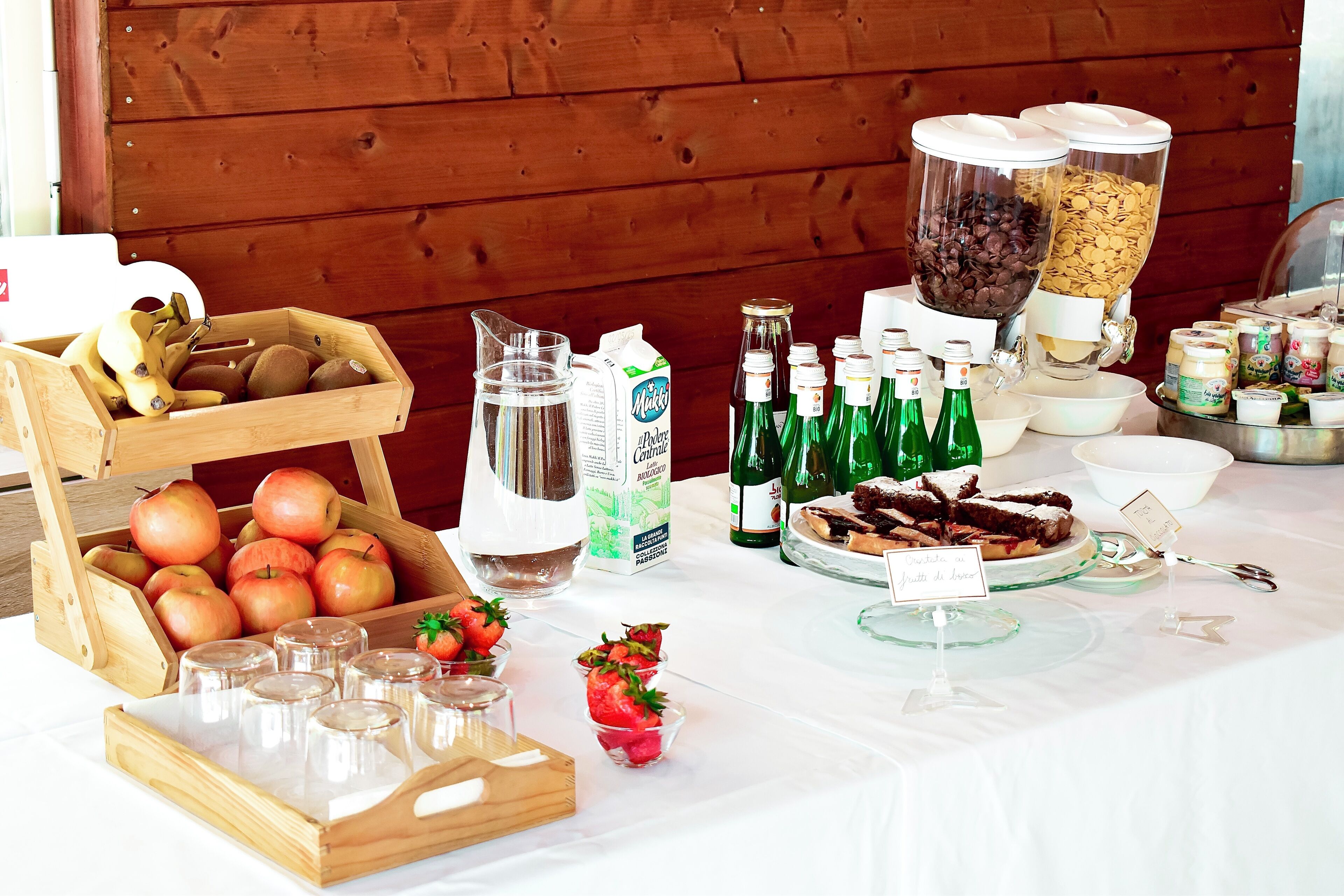 朝食 (ビュッフェ)、毎日提供 (有料)