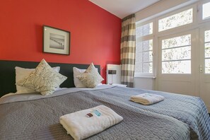 Double Room, Private Bathroom | Cribs/infant beds, rollaway beds, free WiFi, bed sheets - B&B De Hofnar Maastricht (Maastricht)