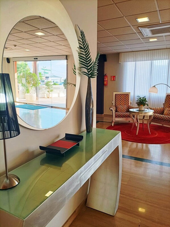 Reception - Hotel Carmen (La Carlota)