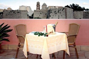 Outdoor dining - Residence Alberghiero Eolie (Lipari)