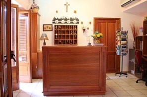 Reception - Residence Alberghiero Eolie (Lipari)