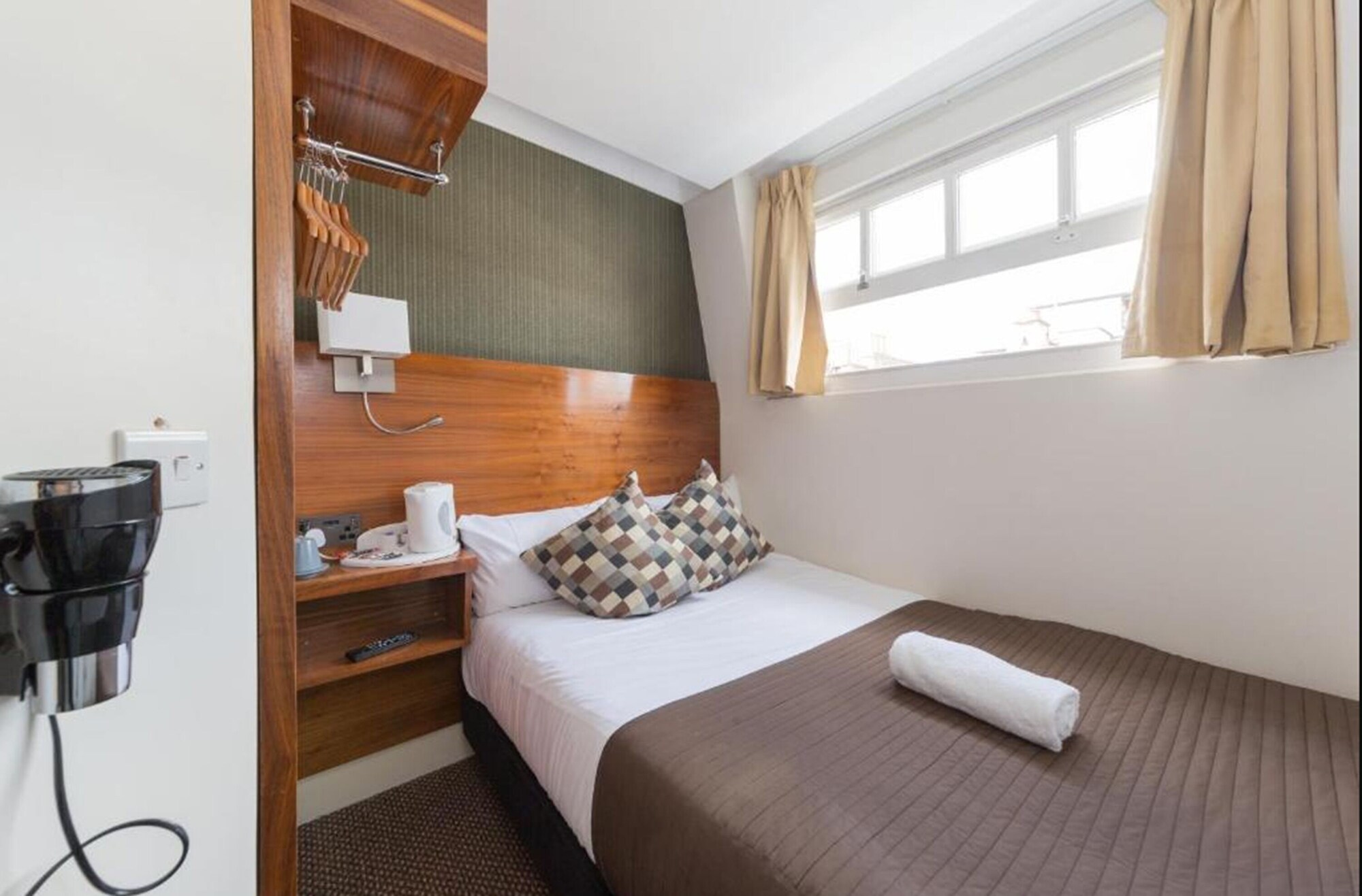 2 Star Hotels