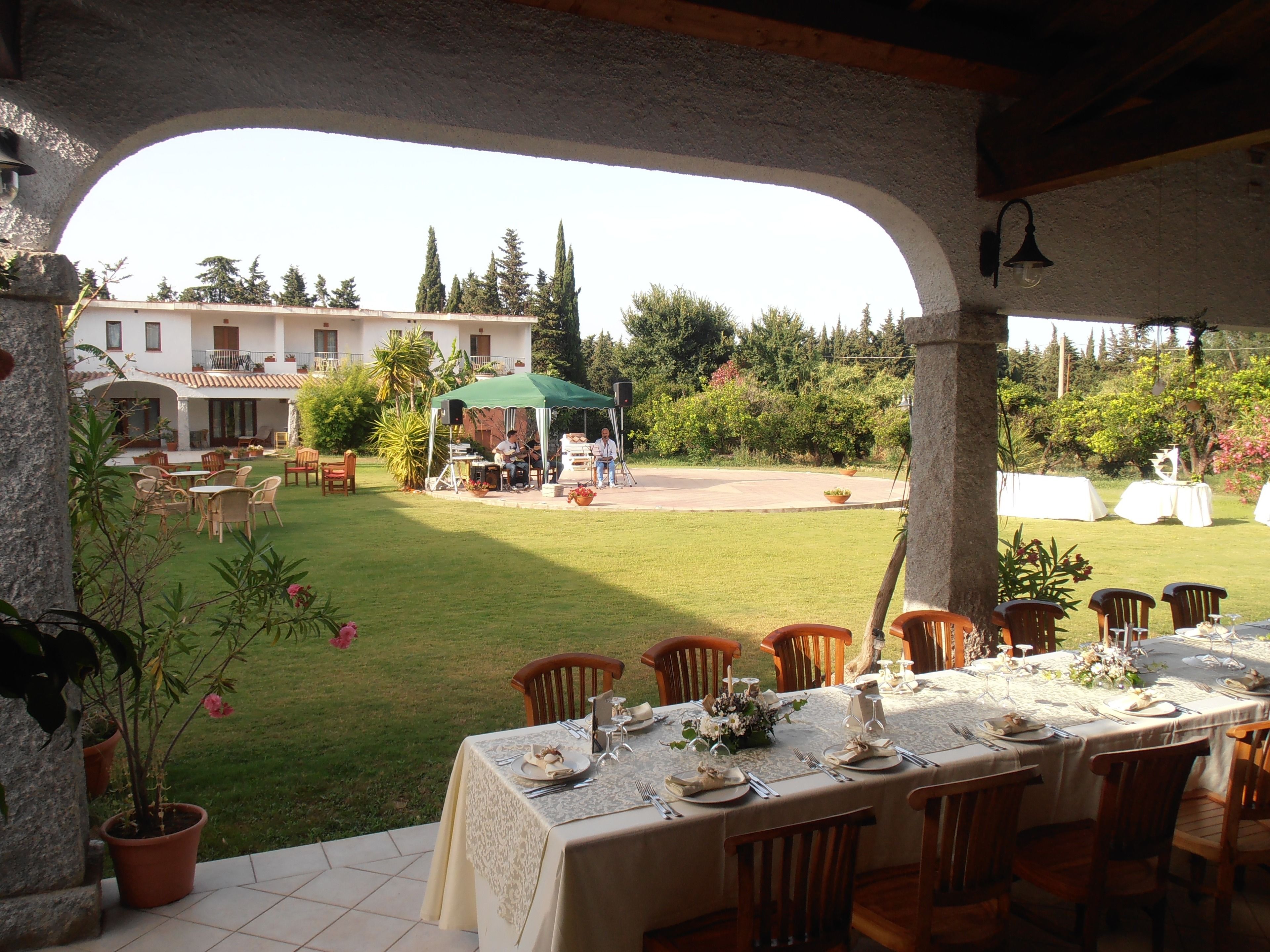 breakfast, lunch, dinner served; italian cuisine, garden views
