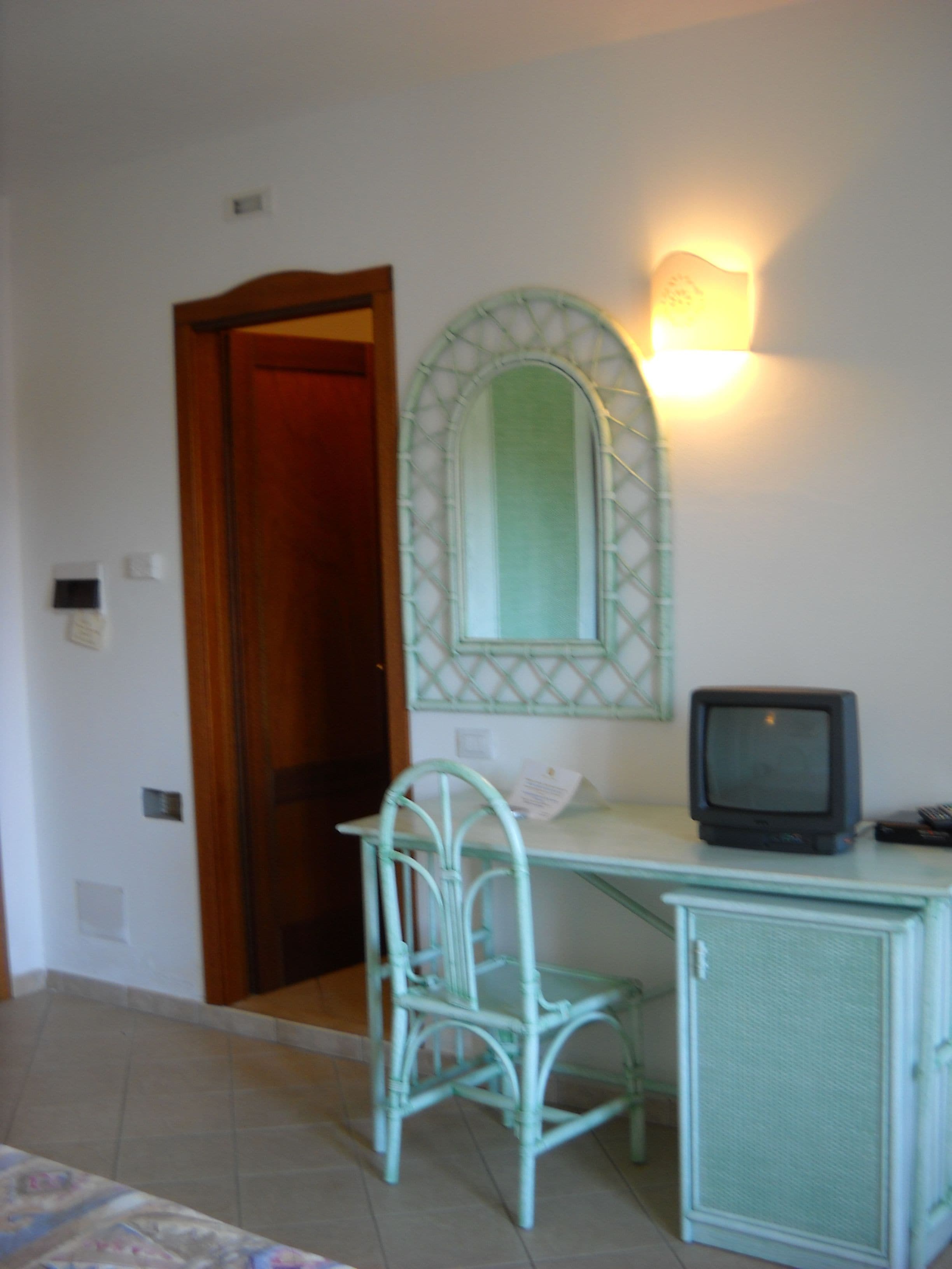 1 bedroom, hypo-allergenic bedding, minibar, in-room safe