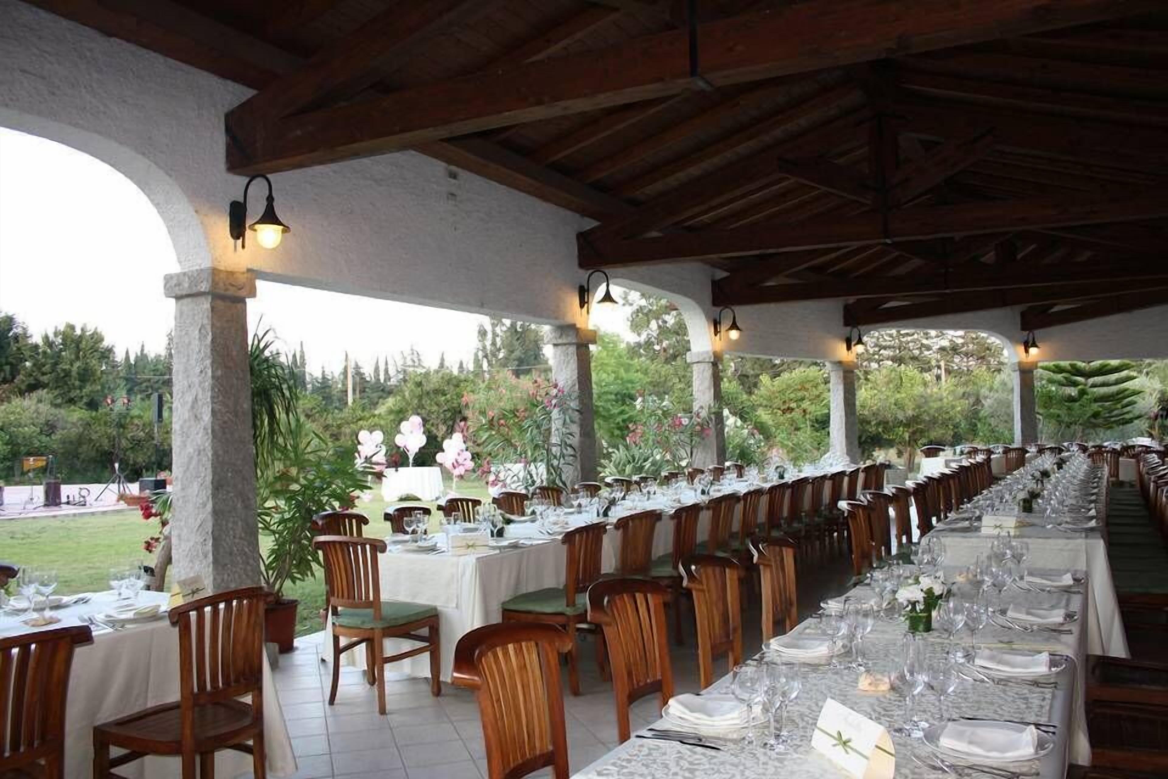 breakfast, lunch, dinner served; italian cuisine, garden views