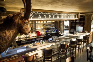 Se sirven cenas y cocina regional