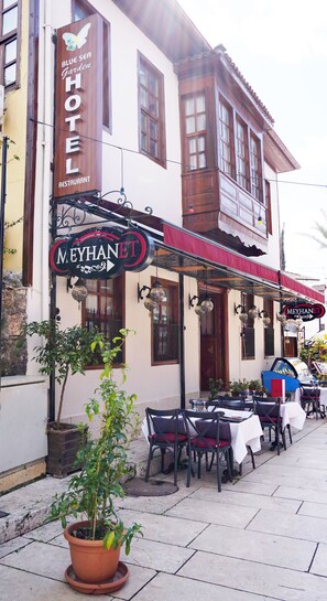 Free daily buffet breakfast - Blue Sea Garden (Antalya)