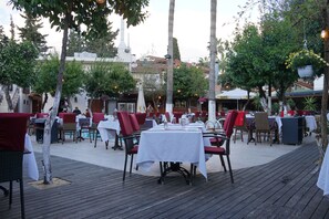 Se sirven desayunos, almuerzos y cenas