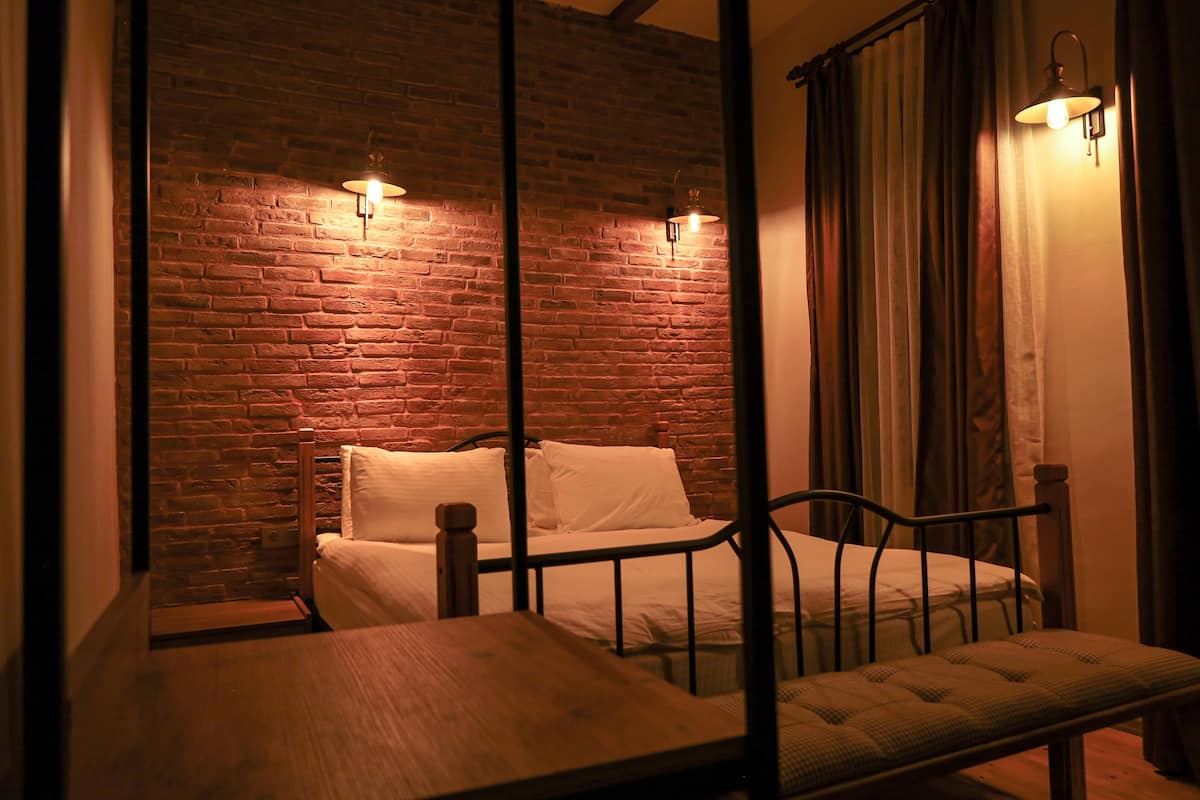 Luxury Suite | Iron/ironing board (on request), WiFi (free), individually decorated