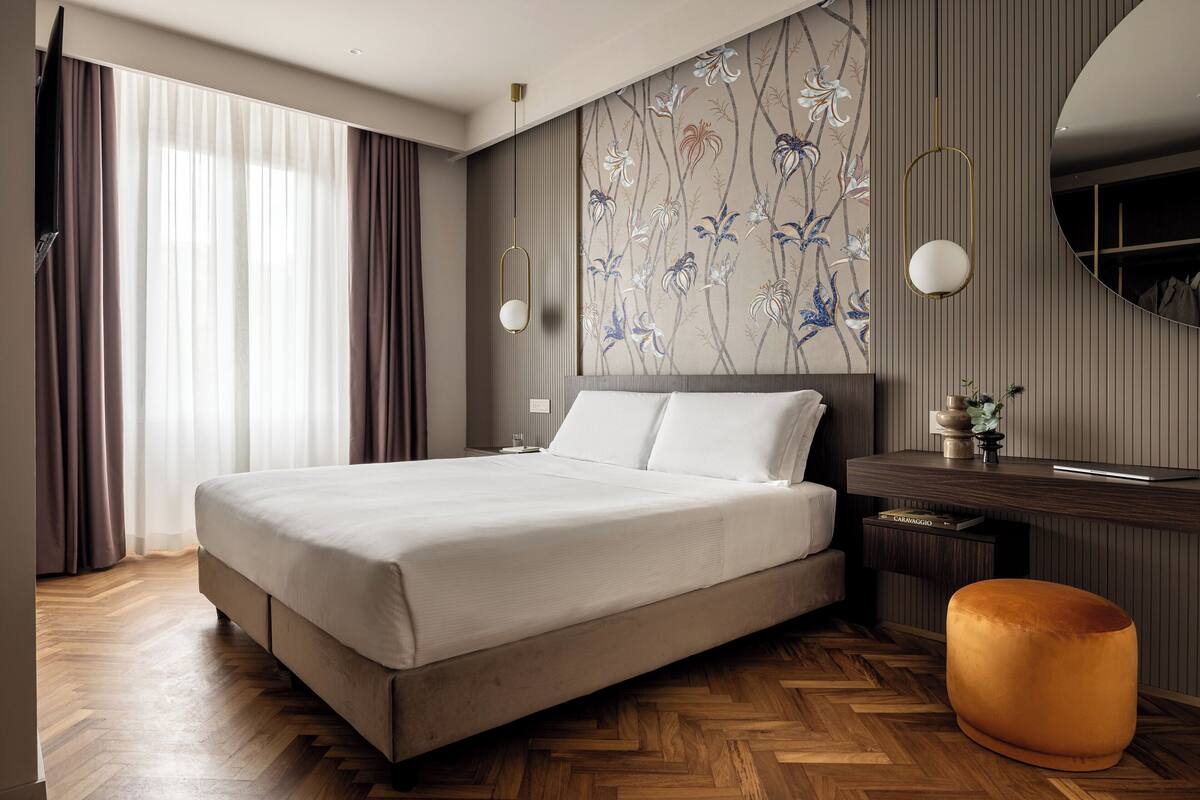 Camera Deluxe con letto matrimoniale o 2 letti singoli | Bộ trải giường bằng vải Frette của Ý, bộ đồ giường cao cấp, minibar