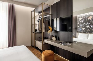 Camera Superior Deluxe con letto matrimoniale o 2 letti singoli. | Bộ trải giường bằng vải Frette của Ý, bộ đồ giường cao cấp, minibar